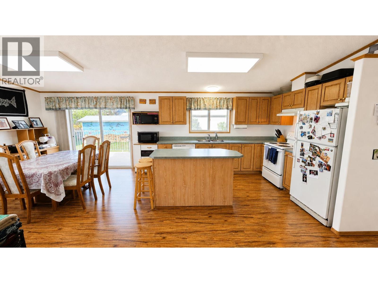 2131 WINTER AVENUE - 10
