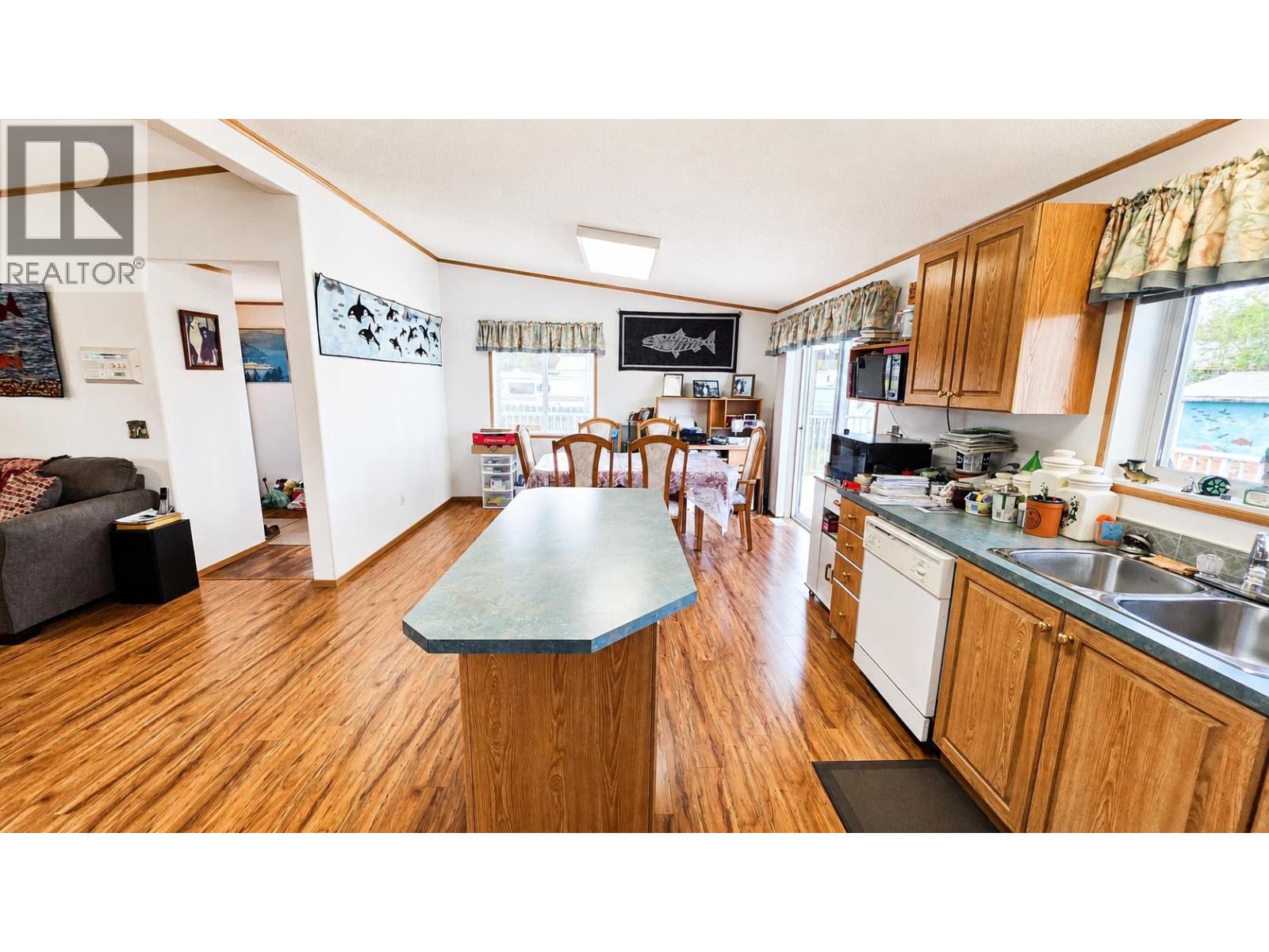 2131 WINTER AVENUE - 12