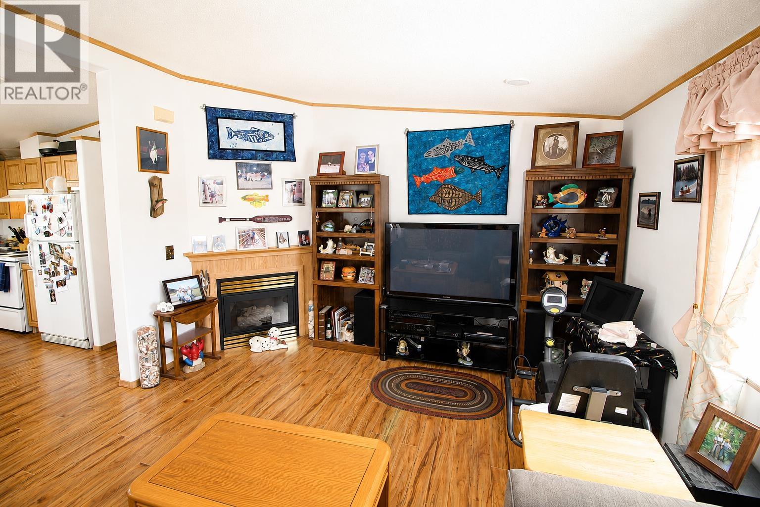 2131 WINTER AVENUE - 8