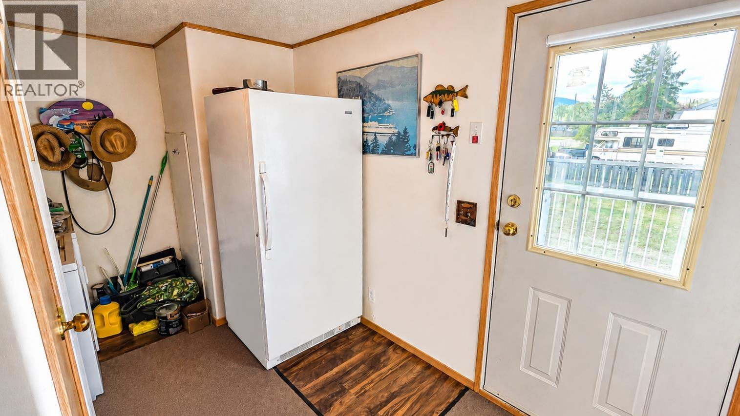 2131 WINTER AVENUE - 25