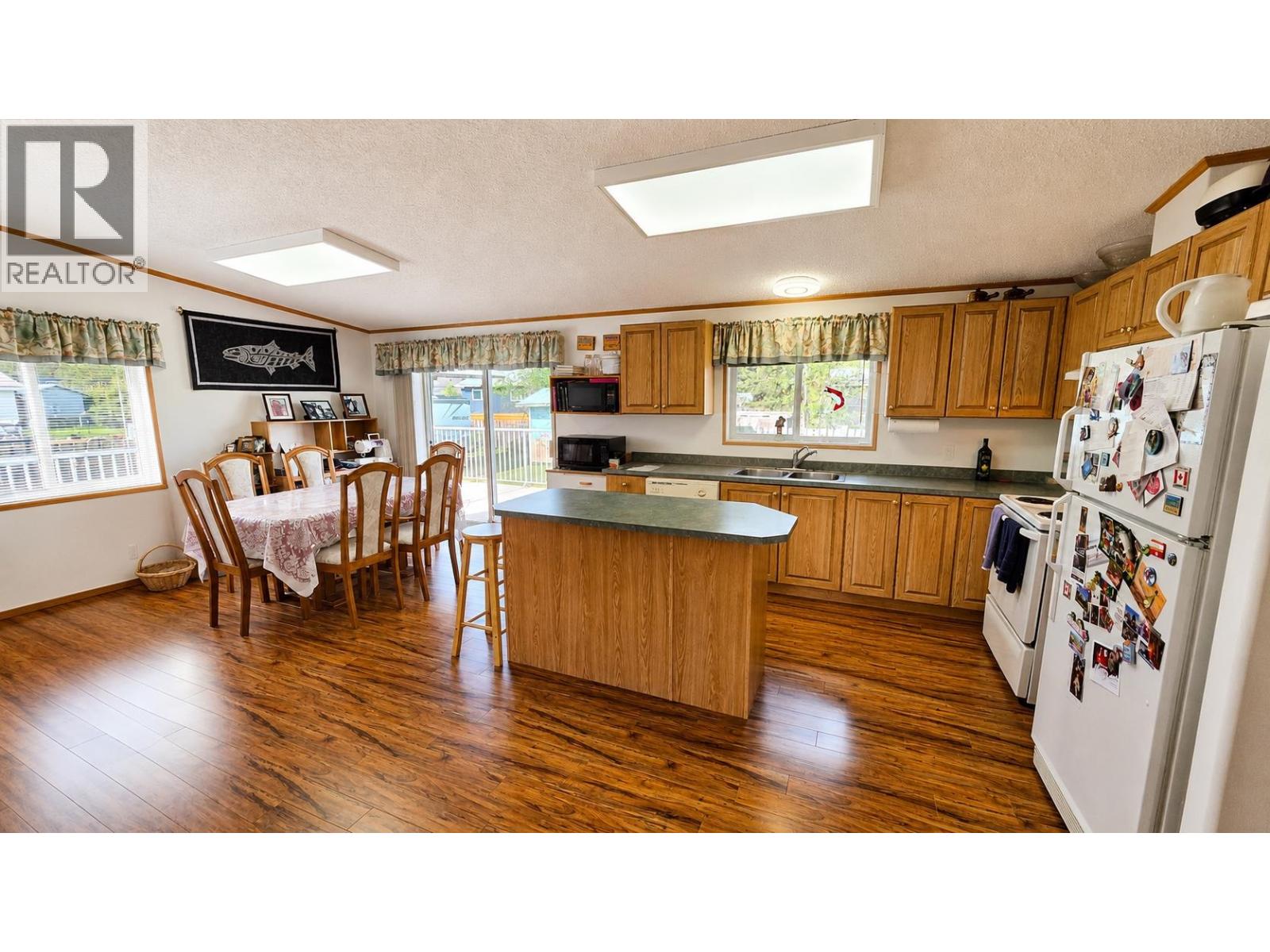 2131 WINTER AVENUE - 11