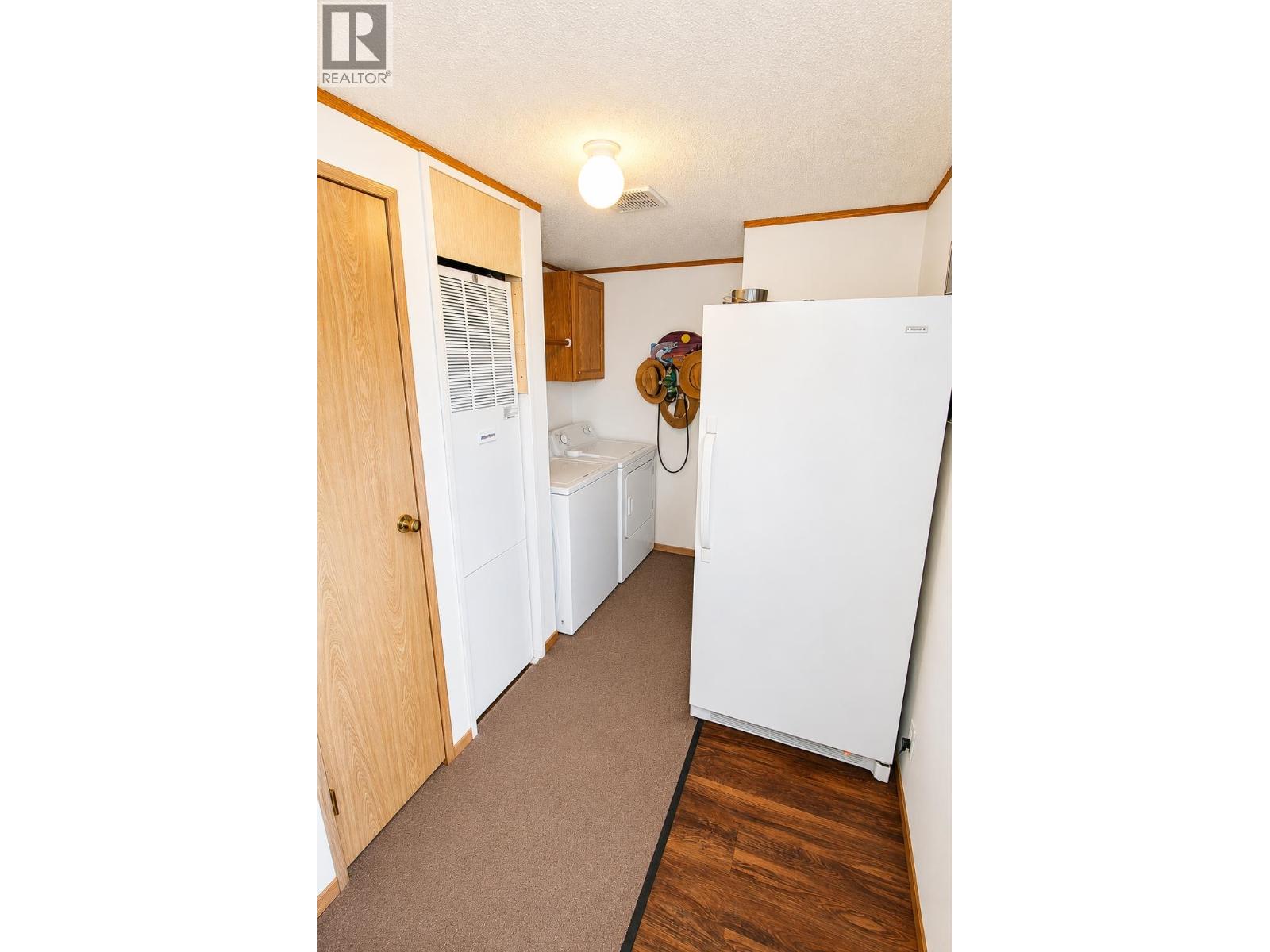 2131 WINTER AVENUE - 26