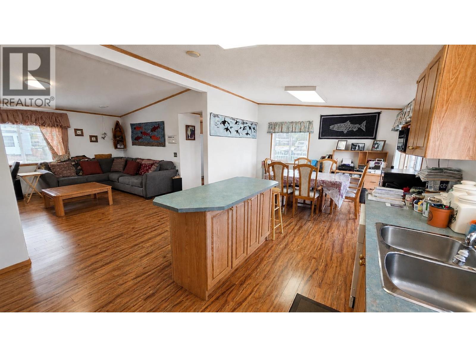 2131 WINTER AVENUE - 13
