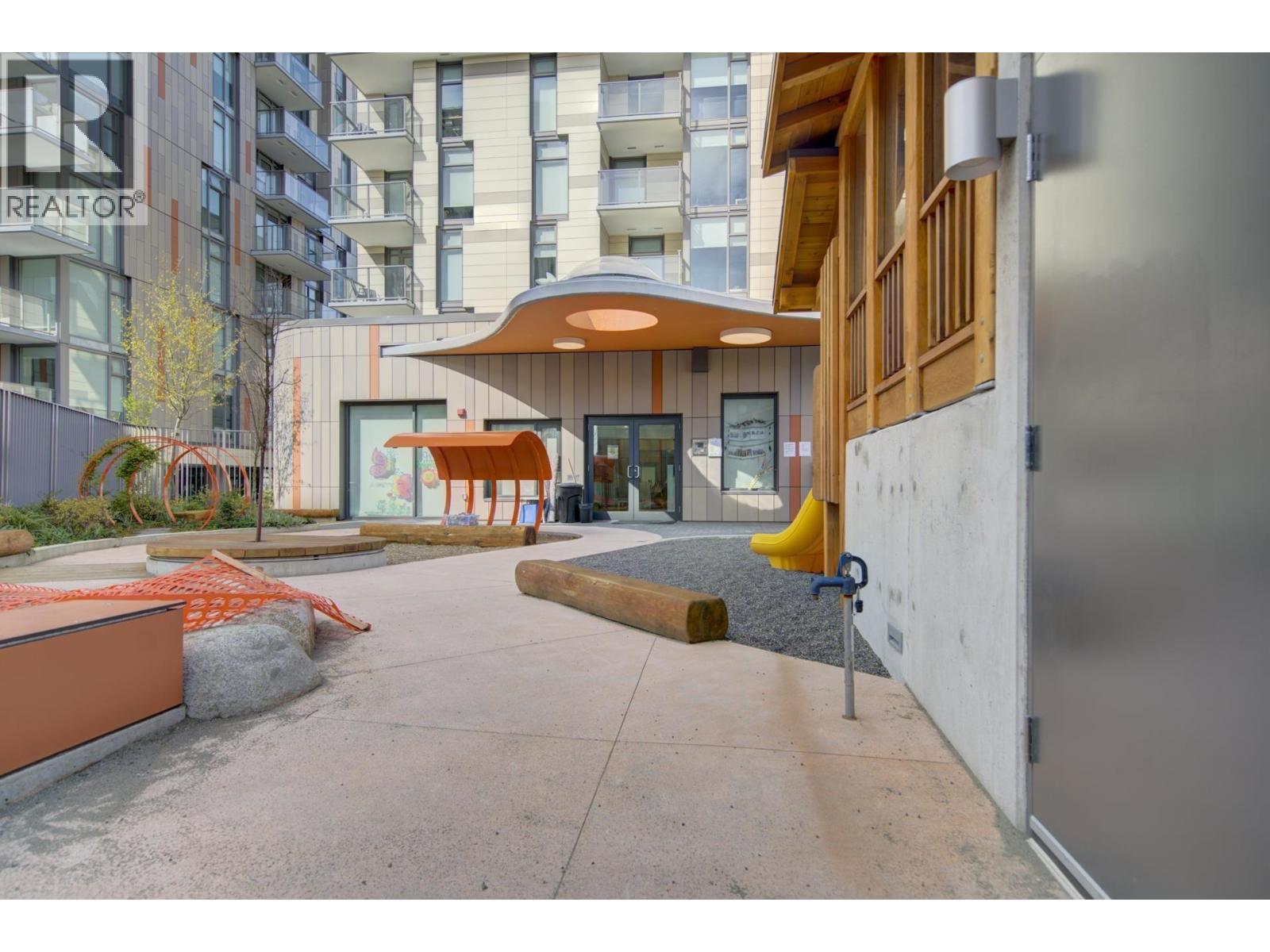 306 8138 FRASER STREET, Vancouver — photo 2