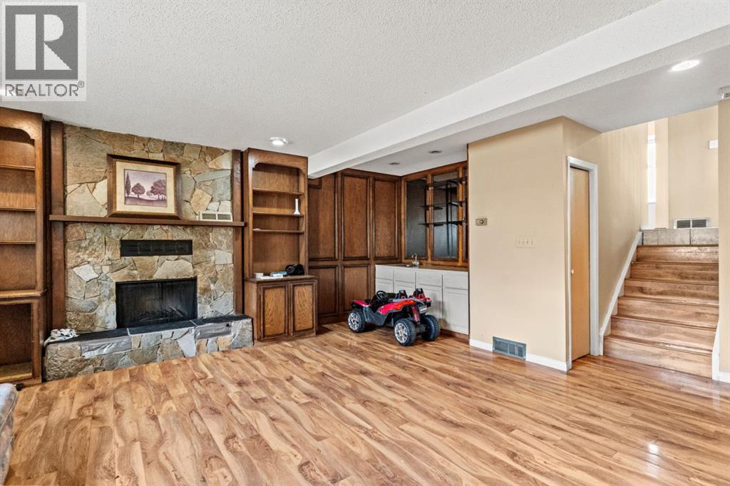 72 Templeson Way NE - 17