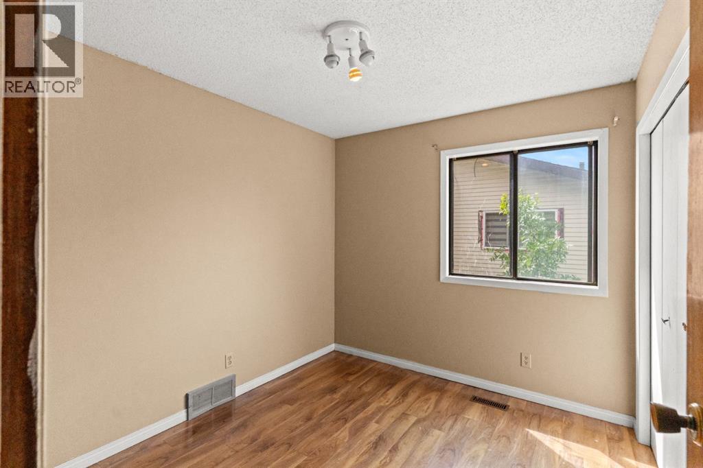 72 Templeson Way NE - 10