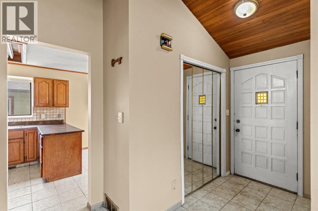 72 Templeson Way NE - 4