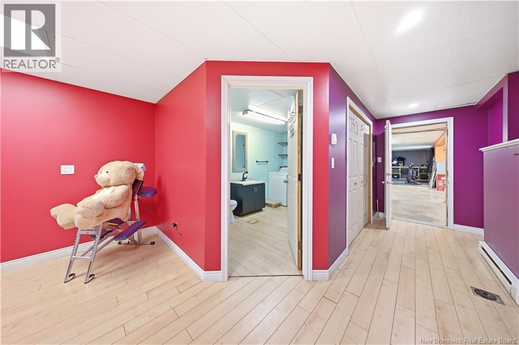 211 Pleasant - Image 32