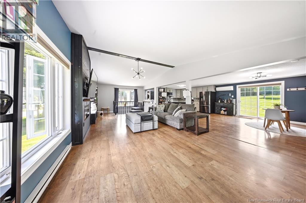 211 Pleasant - Image 7