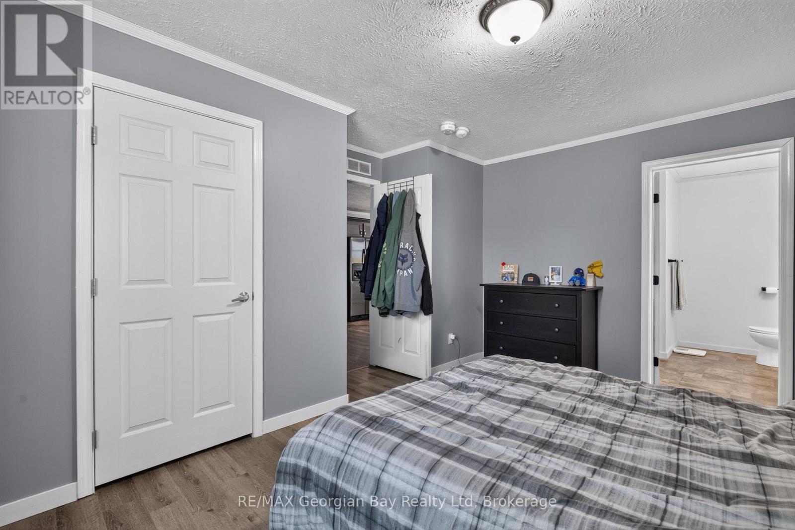 927 VINDIN STREET - 10