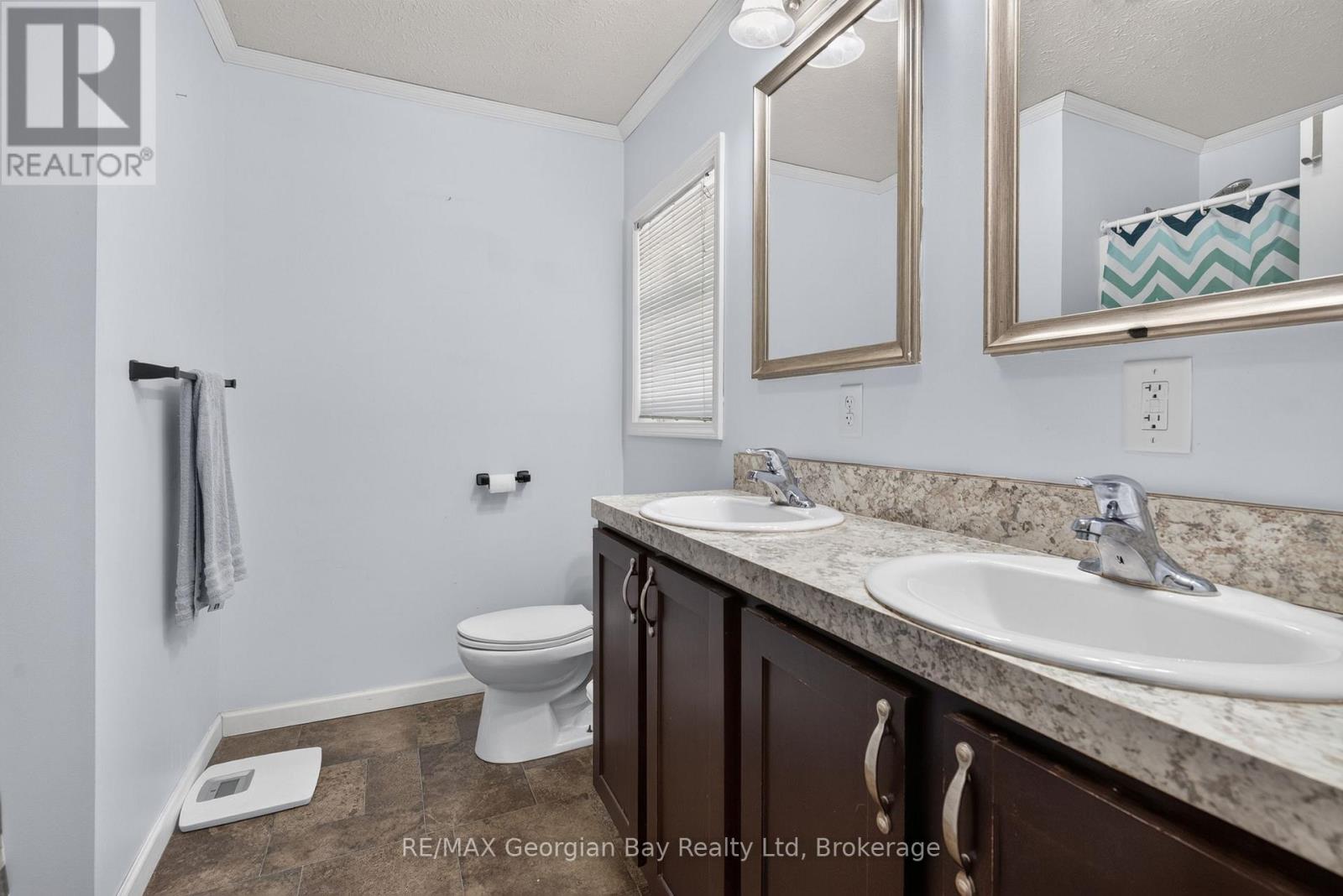 927 VINDIN STREET - 11