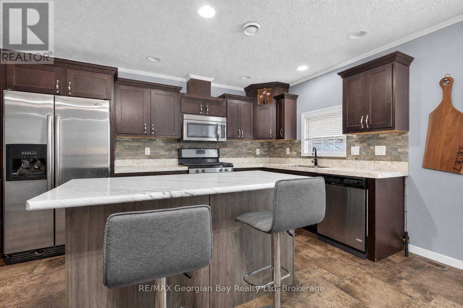 927 VINDIN STREET - 3