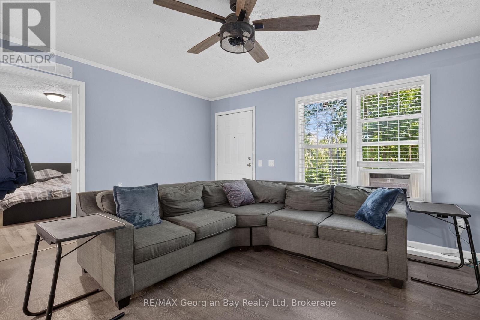 927 VINDIN STREET - 6