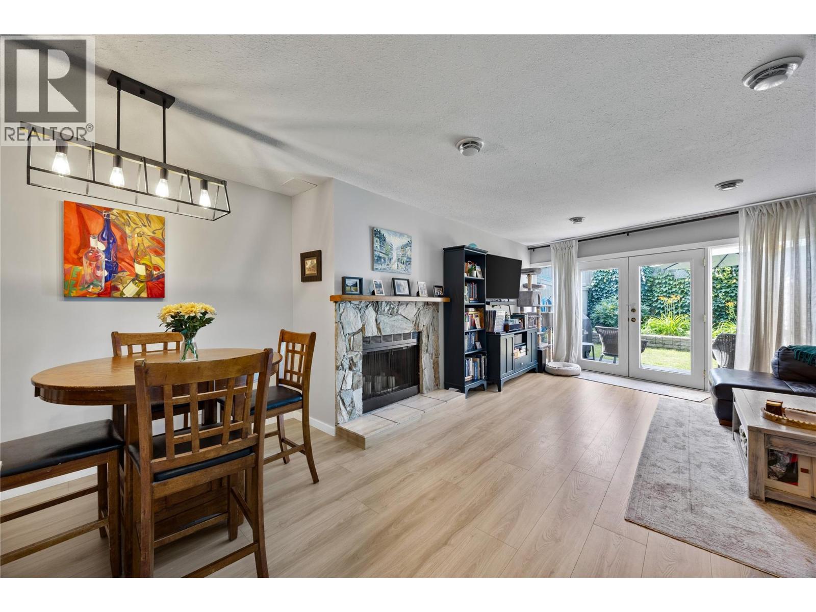 #40 145 NICOLA Street - 4