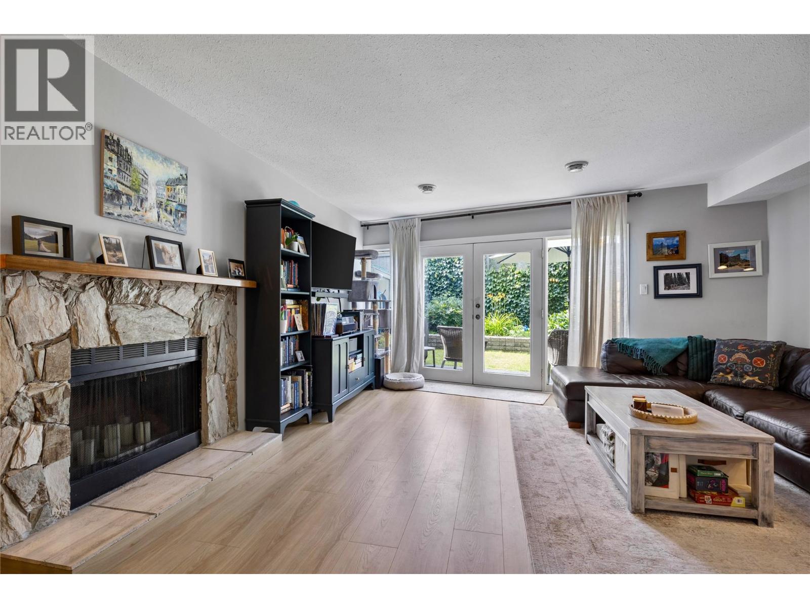 #40 145 NICOLA Street - 3