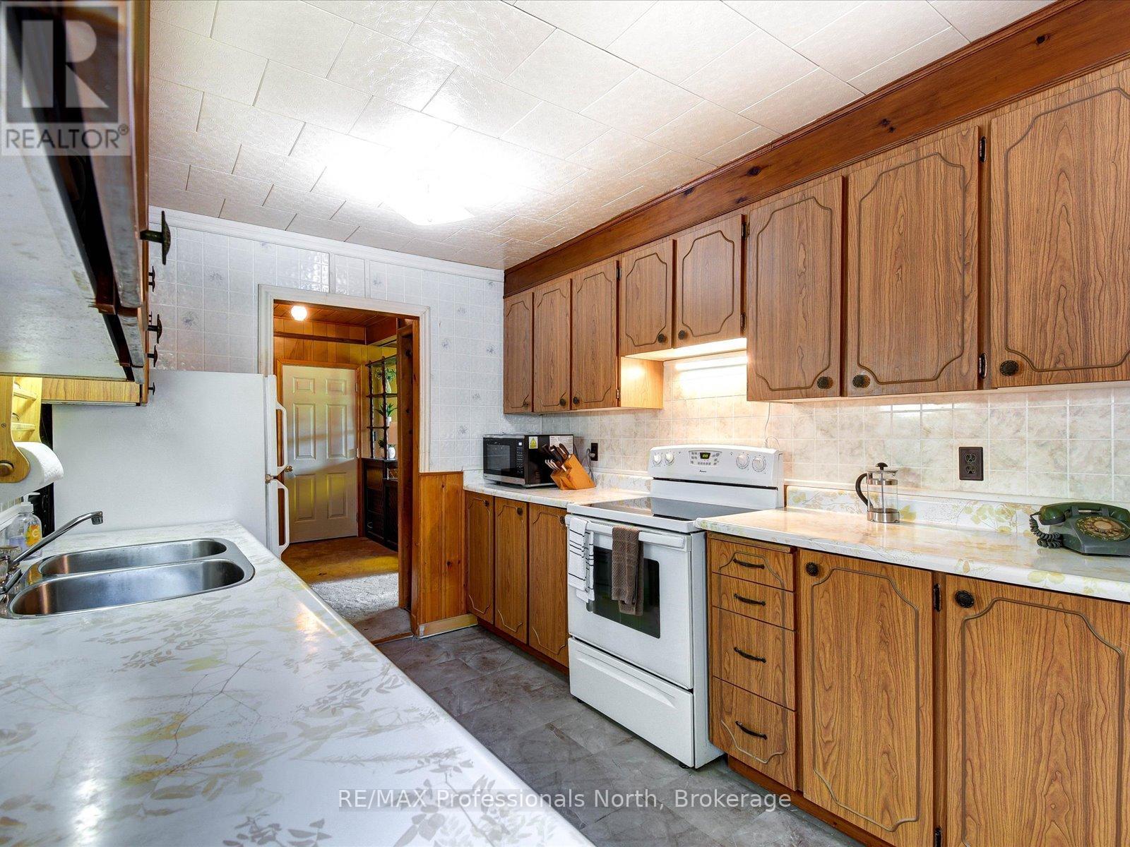 2510 LOOP ROAD - 11