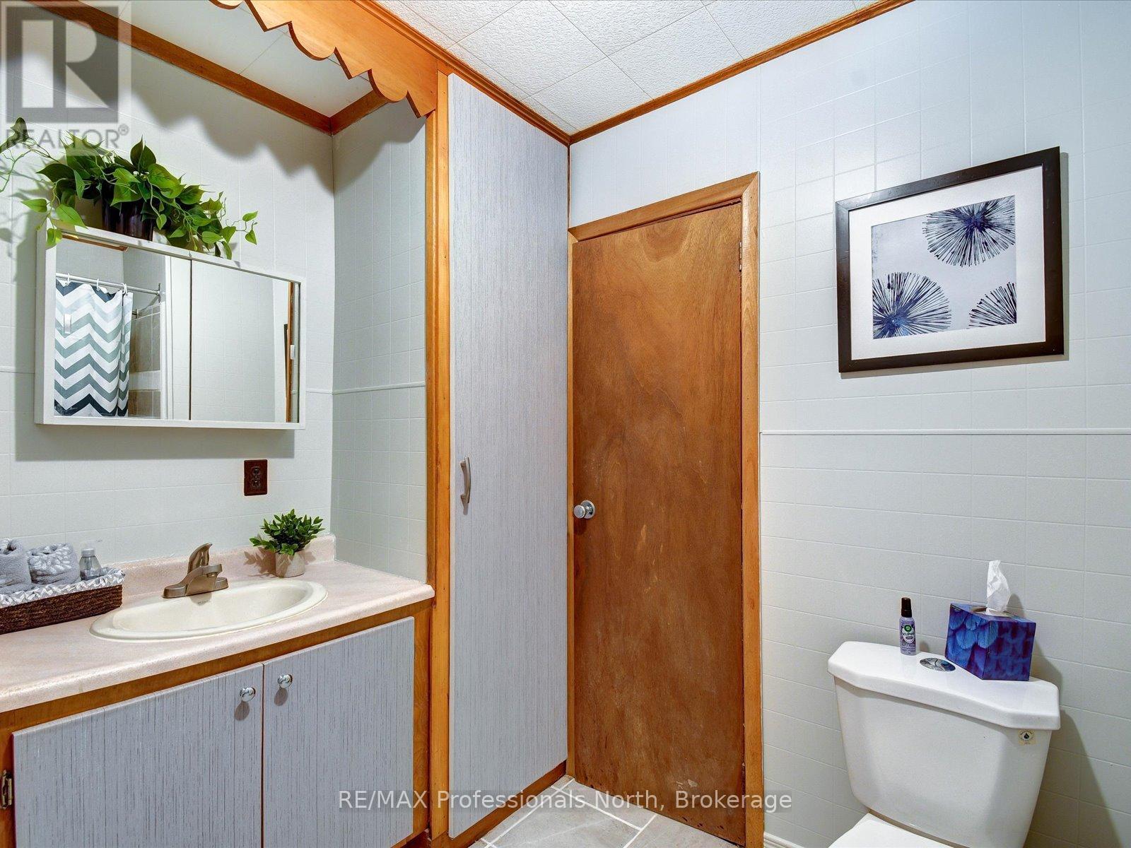 2510 LOOP ROAD - 23