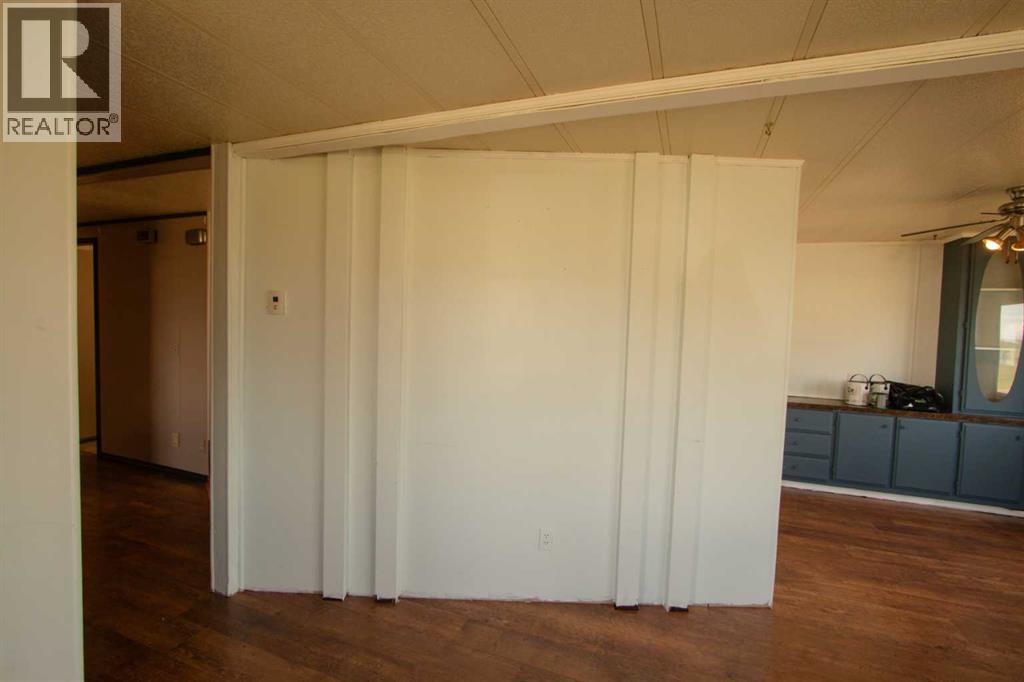 4920 50 Street — photo 12
