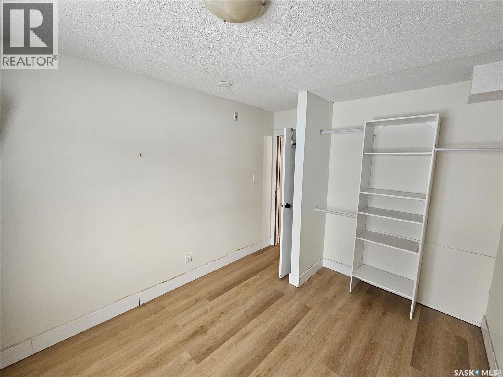 #207 512 4th AVENUE N - 12