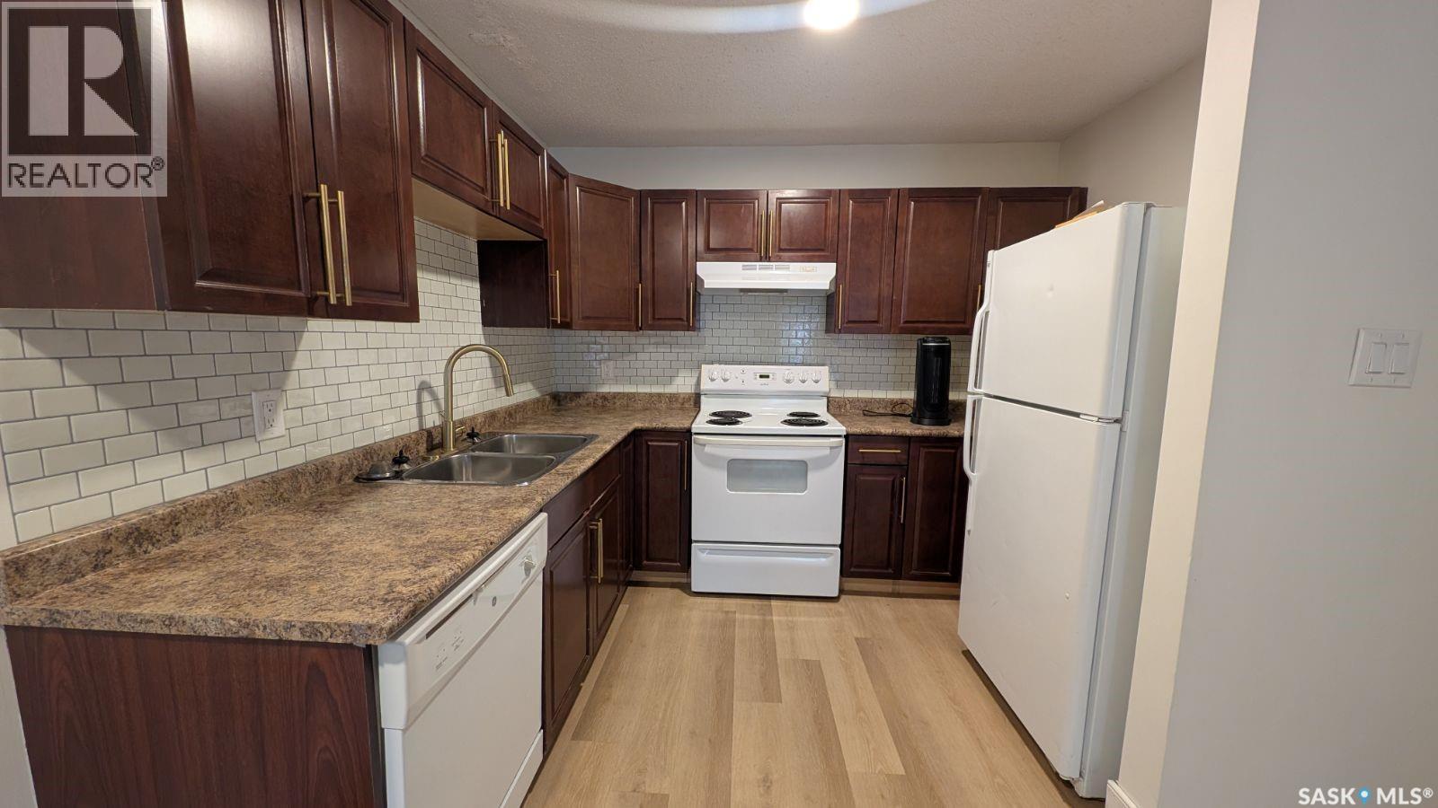 #207 512 4th AVENUE N - 15