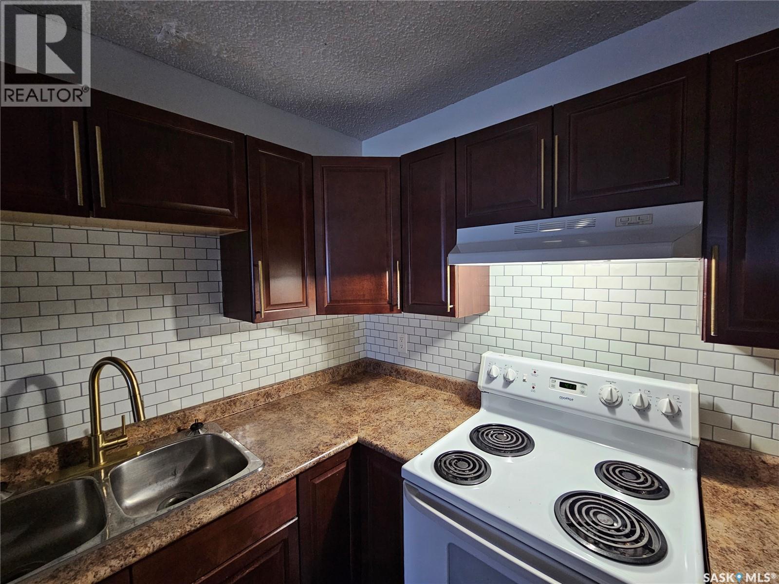 #207 512 4th AVENUE N - 16