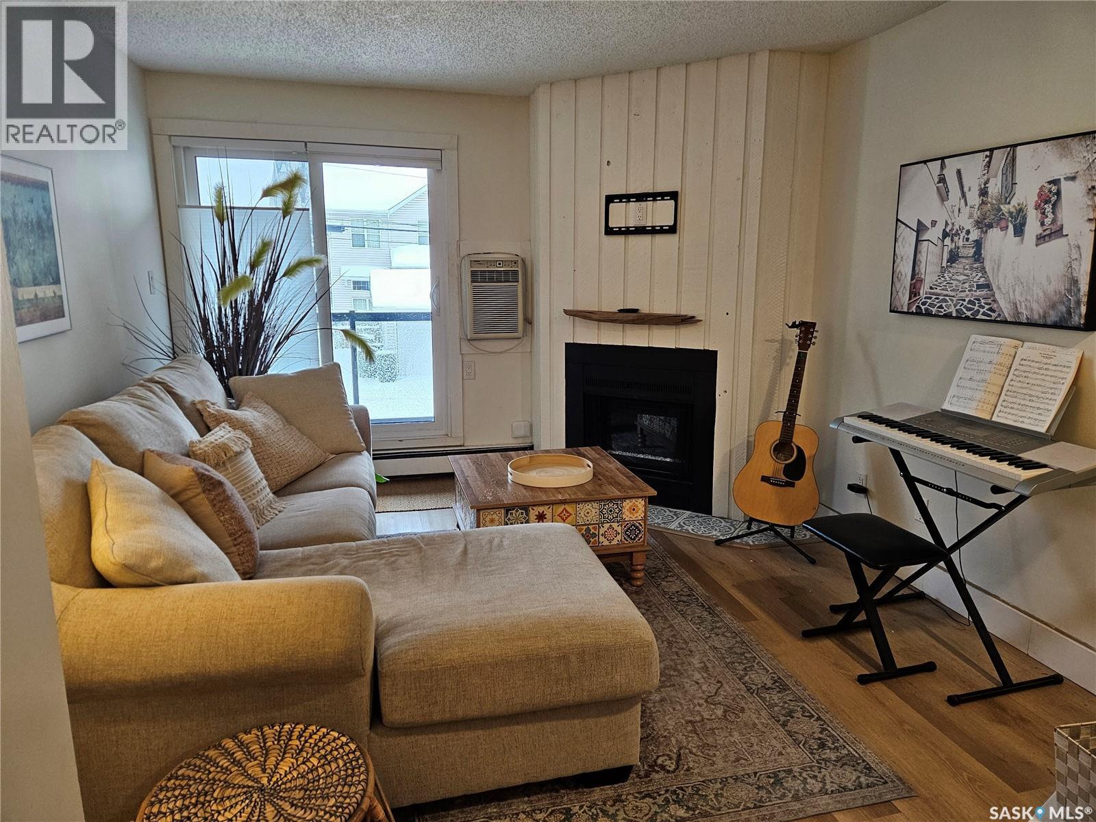 #207 512 4th AVENUE N - 4