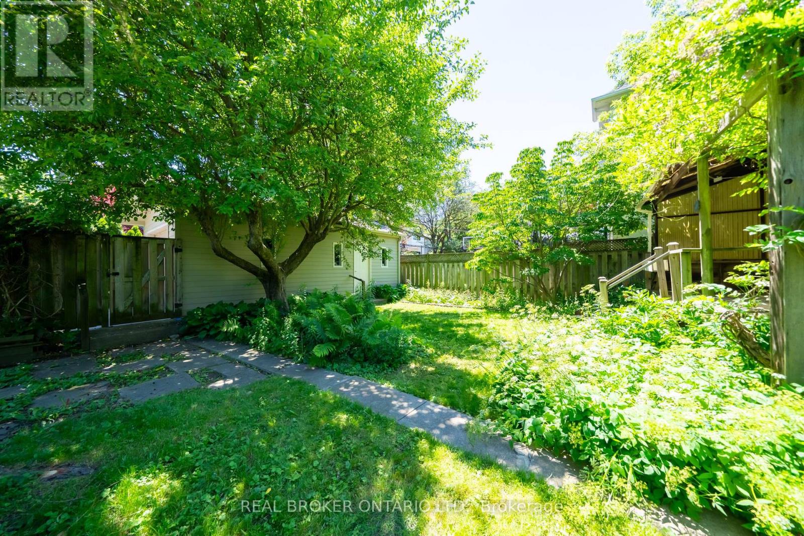 483 MELROSE AVENUE - 39