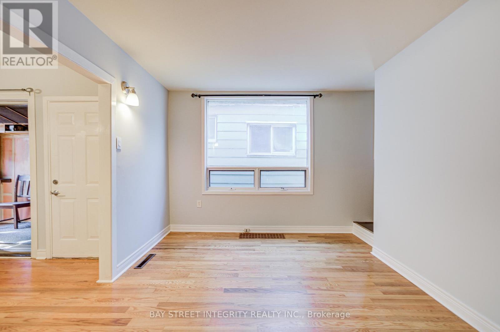 19 ROBINSON AVENUE - Image 13
