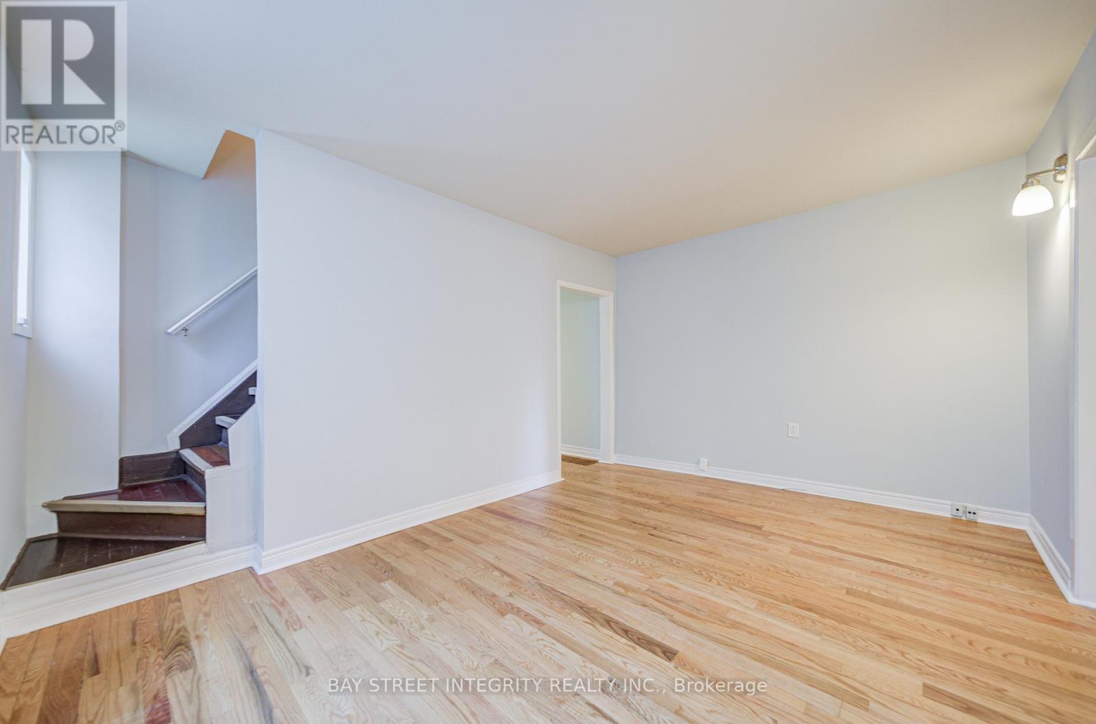 19 ROBINSON AVENUE - Image 16