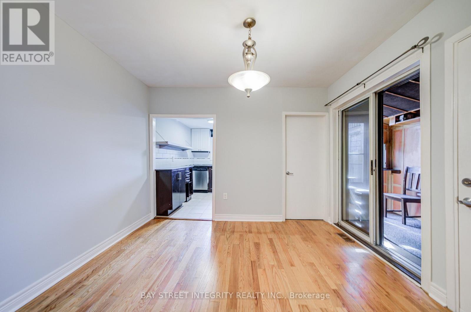 19 ROBINSON AVENUE - Image 17