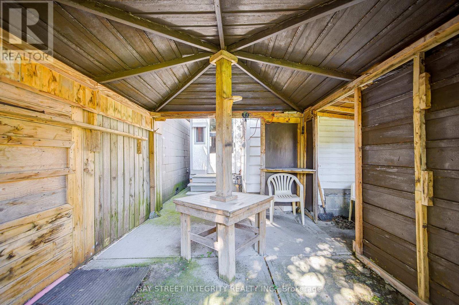 19 ROBINSON AVENUE - Image 40
