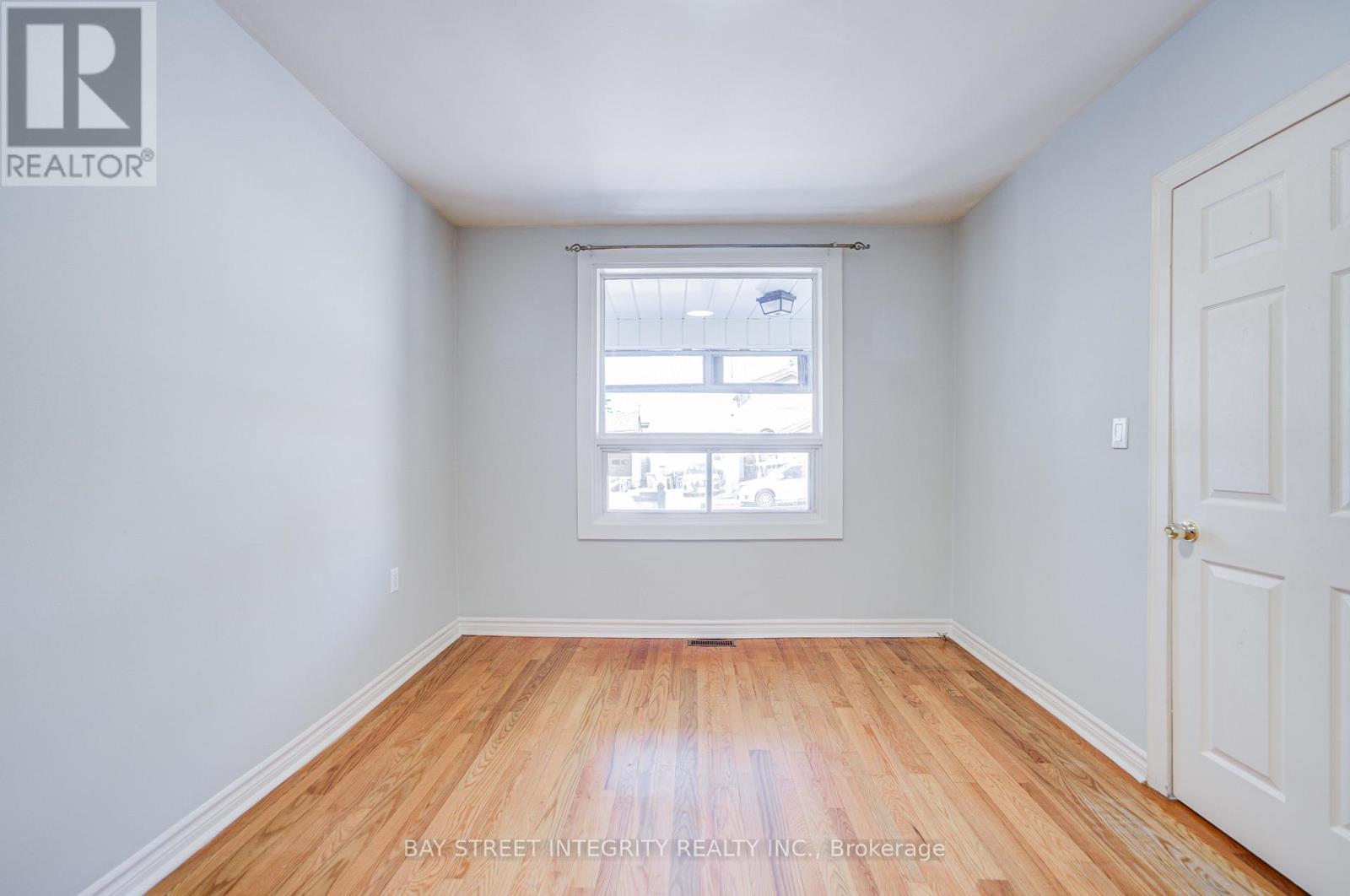19 ROBINSON AVENUE - Image 8