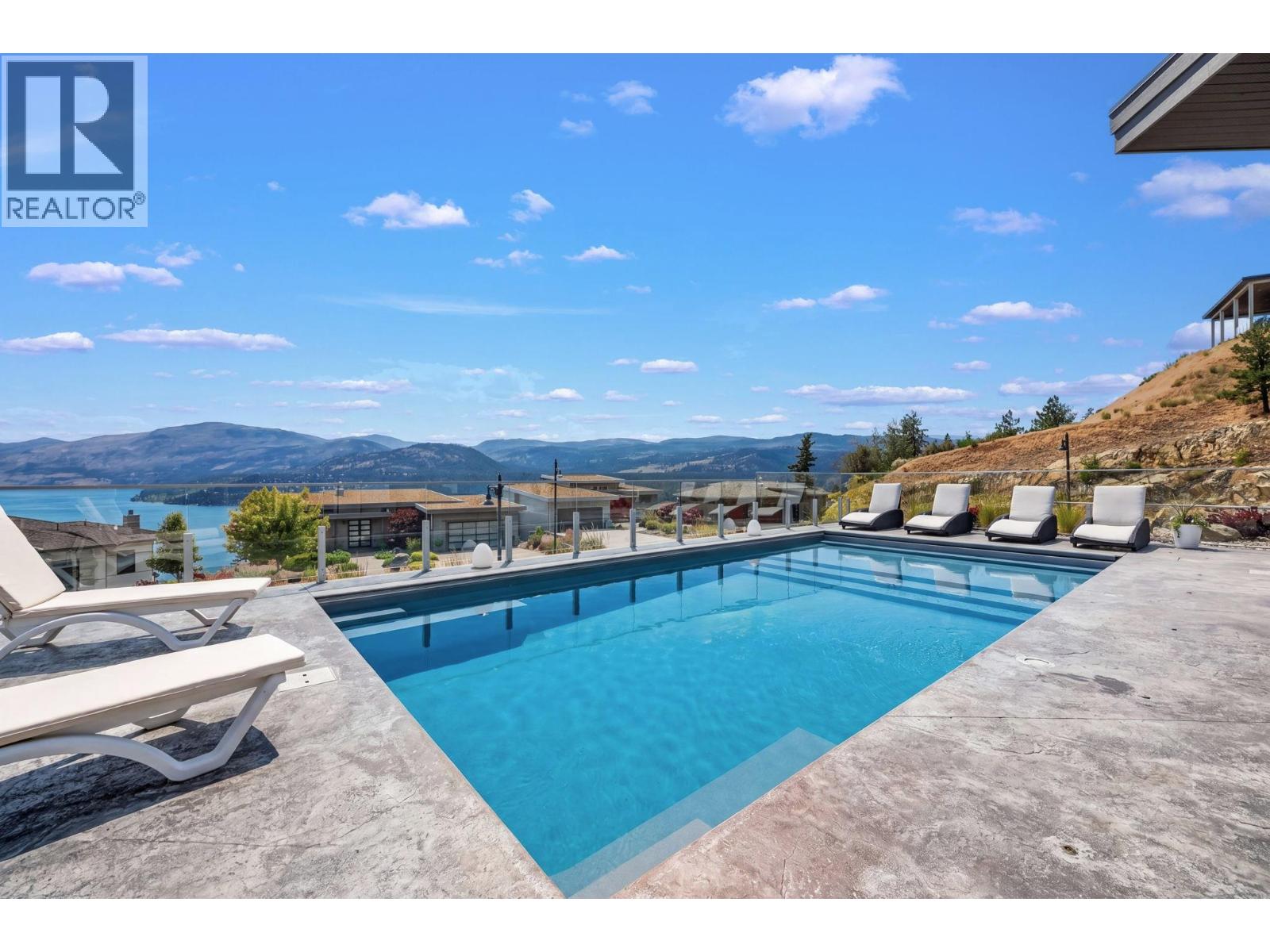 8908 Hampshire Crescent - 43
