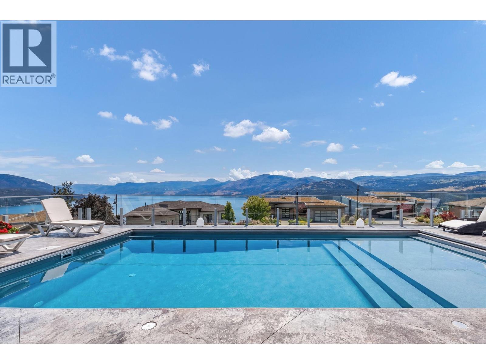 8908 Hampshire Crescent - 44