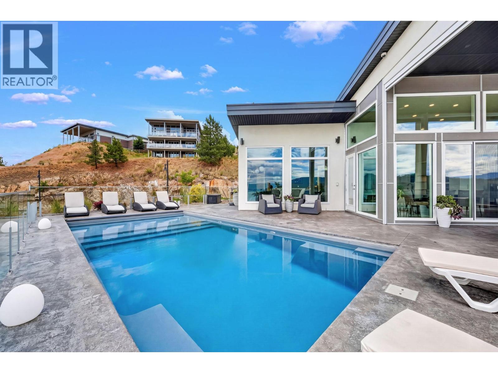 8908 Hampshire Crescent - 45