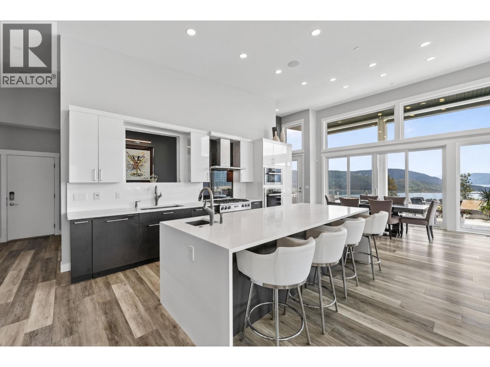 8908 Hampshire Crescent - 8