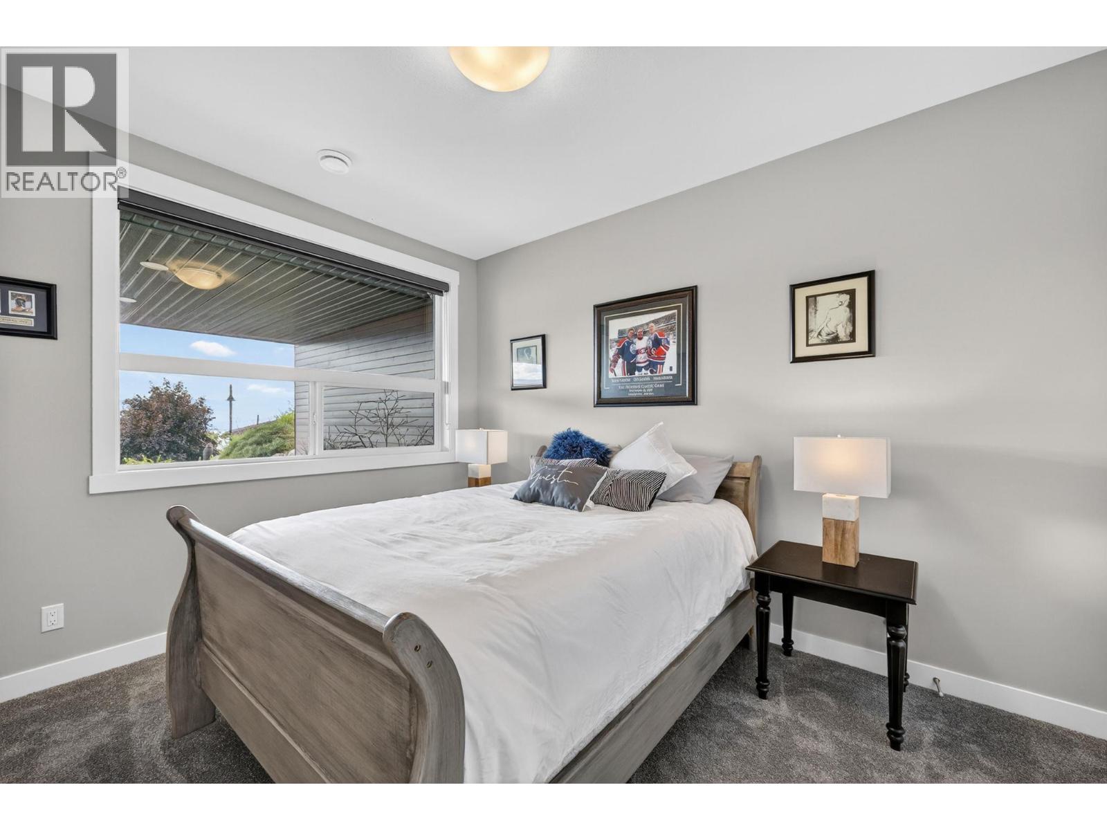 8908 Hampshire Crescent - 37
