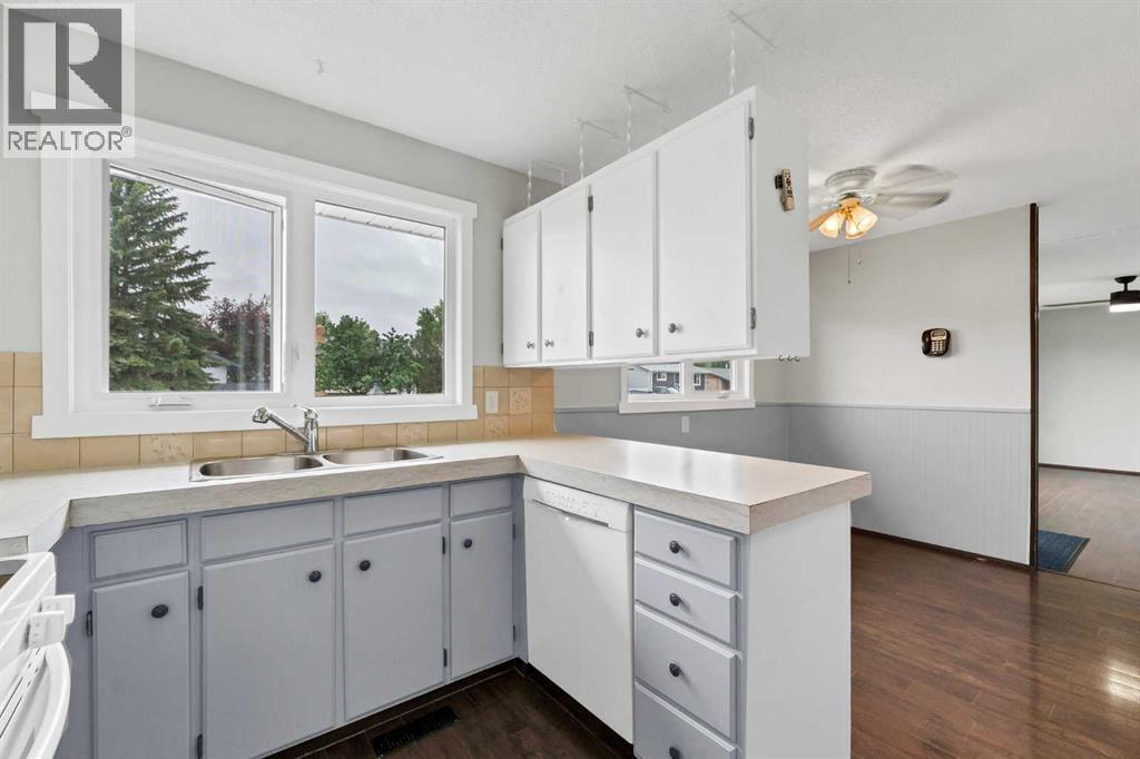 78 Clark Crescent SE — photo 11