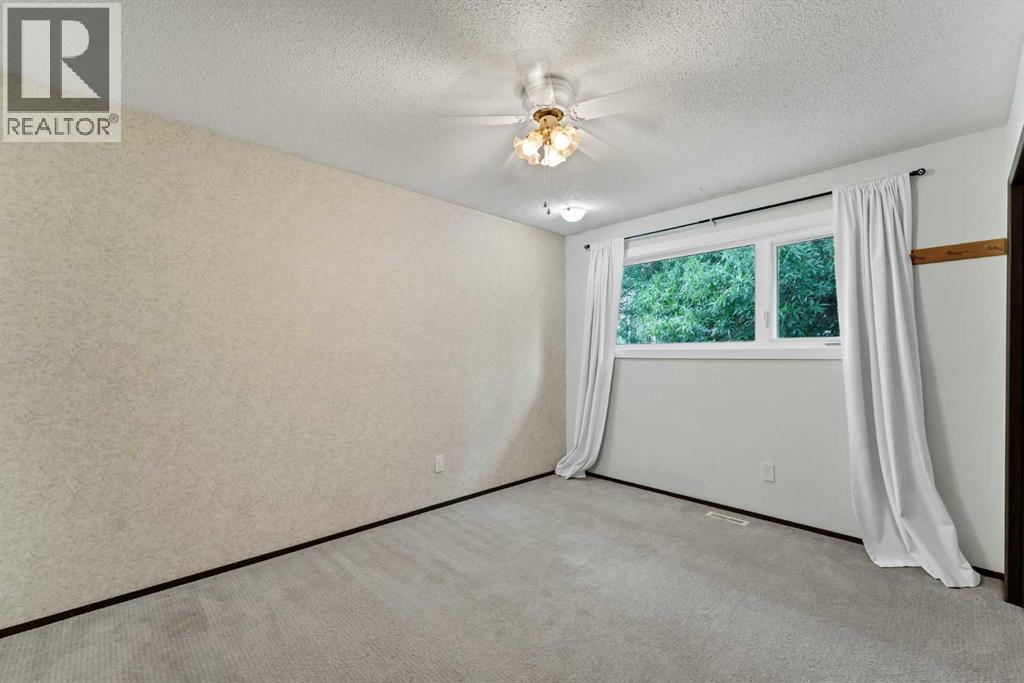 78 Clark Crescent SE — photo 12