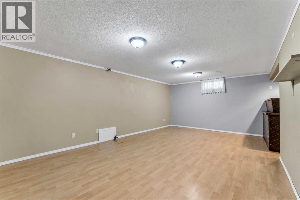 78 Clark Crescent SE — photo 20