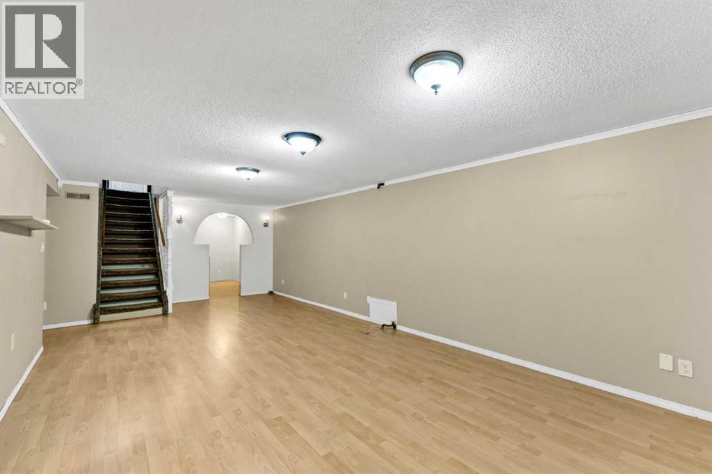 78 Clark Crescent SE — photo 23