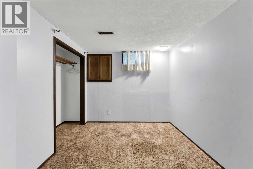 78 Clark Crescent SE — photo 28