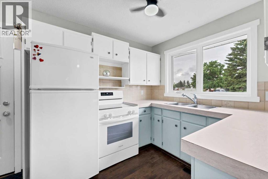 78 Clark Crescent SE — photo 9