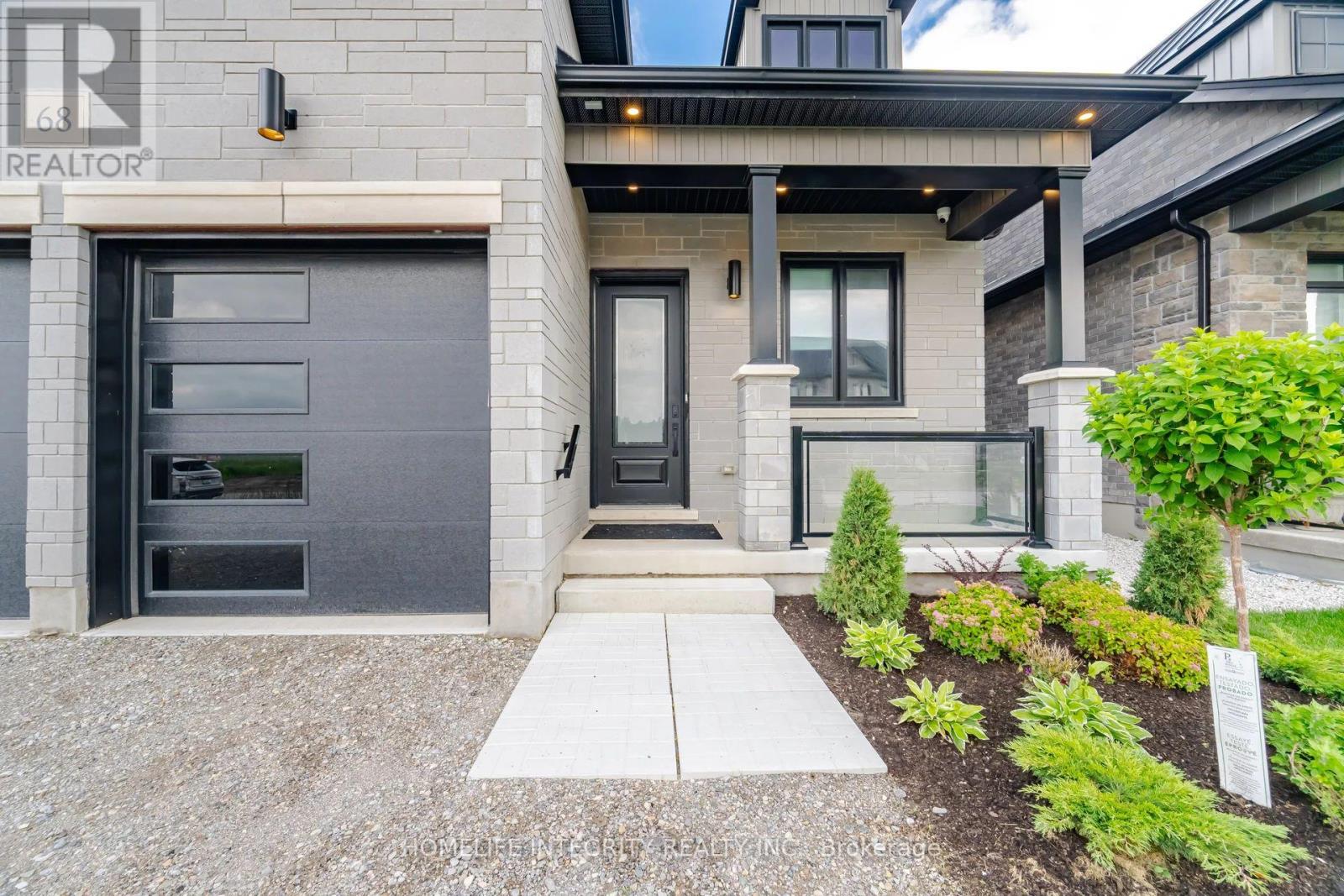 68 KIERNAN CRESCENT N - 4