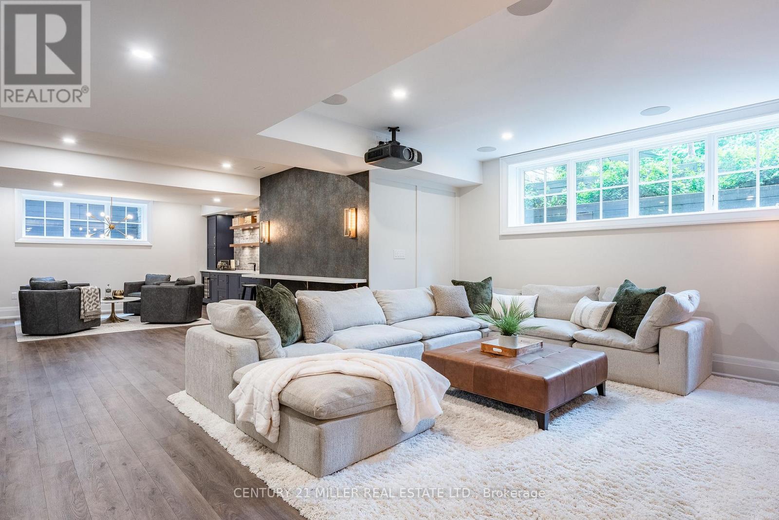 487 ORCHARD DRIVE - 35