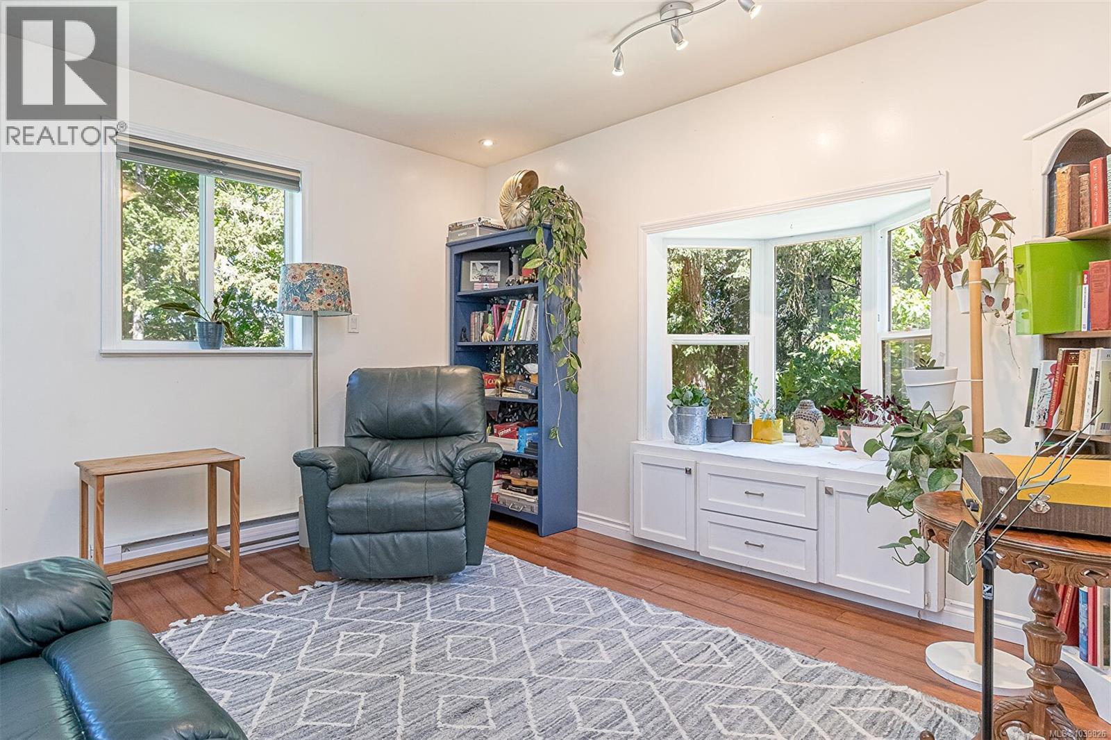 2333 Summerset Rd - Image 38