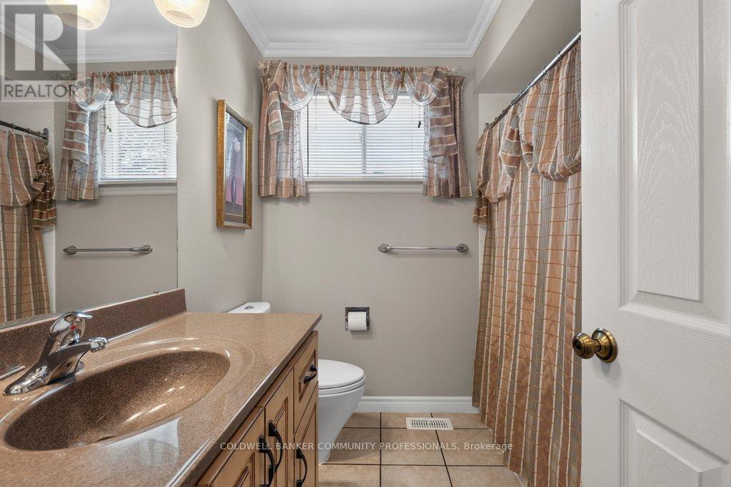 409 MOHAWK ROAD W - 18