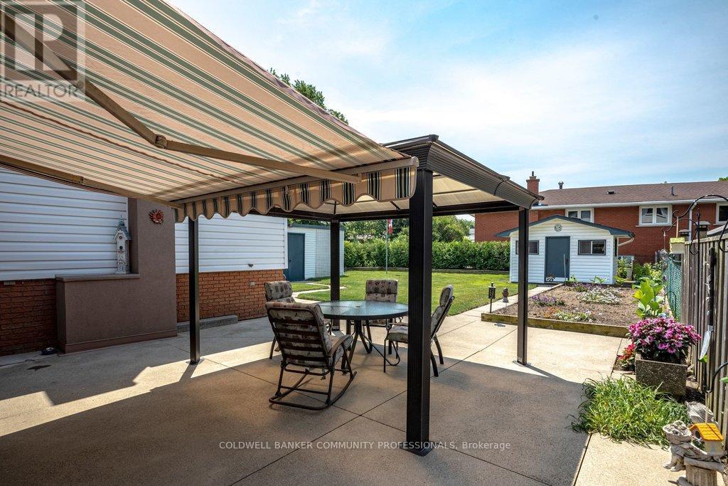 409 MOHAWK ROAD W - 29