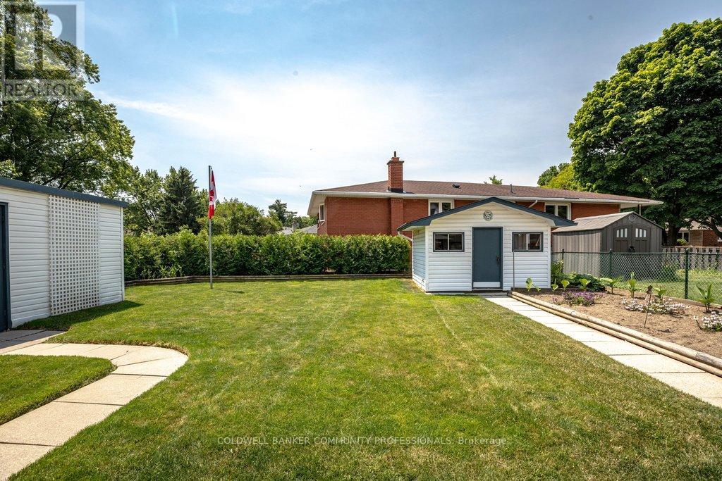 409 MOHAWK ROAD W - 30