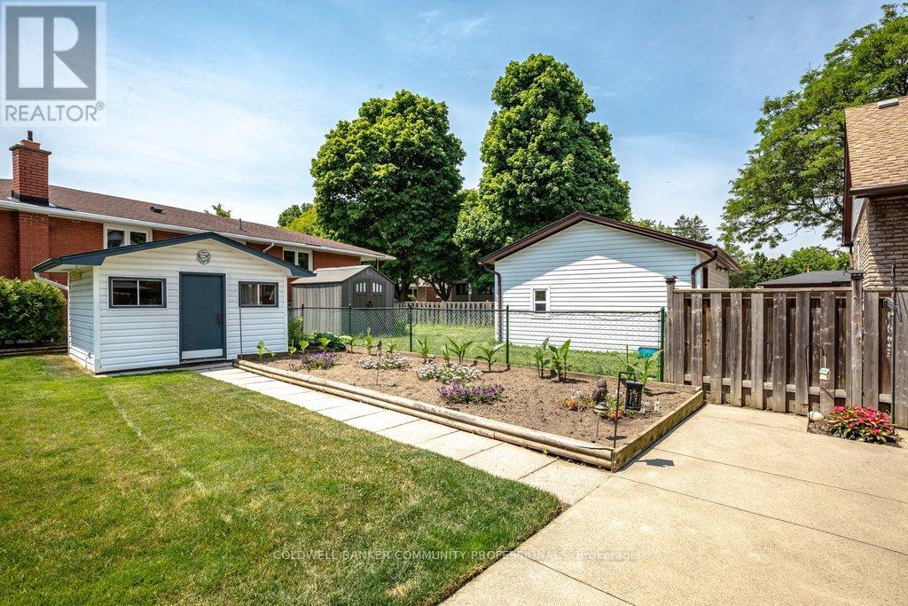 409 MOHAWK ROAD W - 31